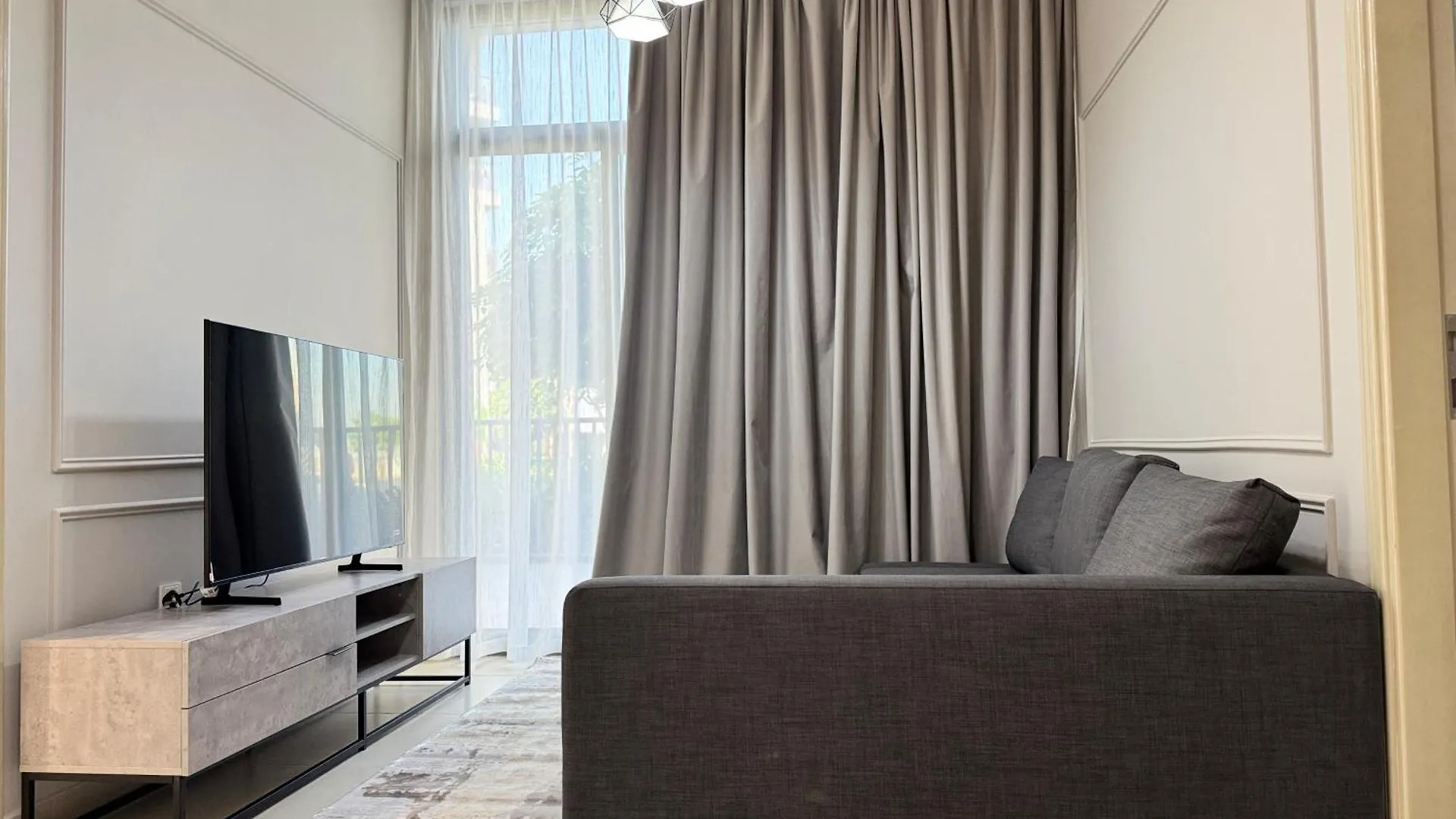Cozy 1 Bedroom Apartment At Afnan 2 Dubai United Arab Emirates