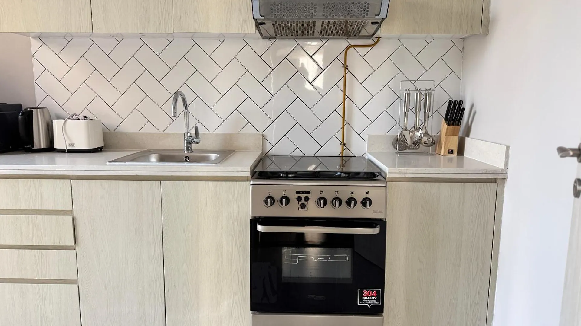 Cozy 1 Bedroom Apartment At Afnan 2 Dubai 0*,  United Arab Emirates