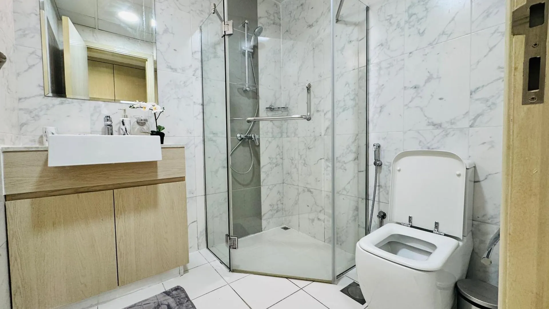 Cozy 1 Bedroom Apartment At Afnan 2 Dubai United Arab Emirates