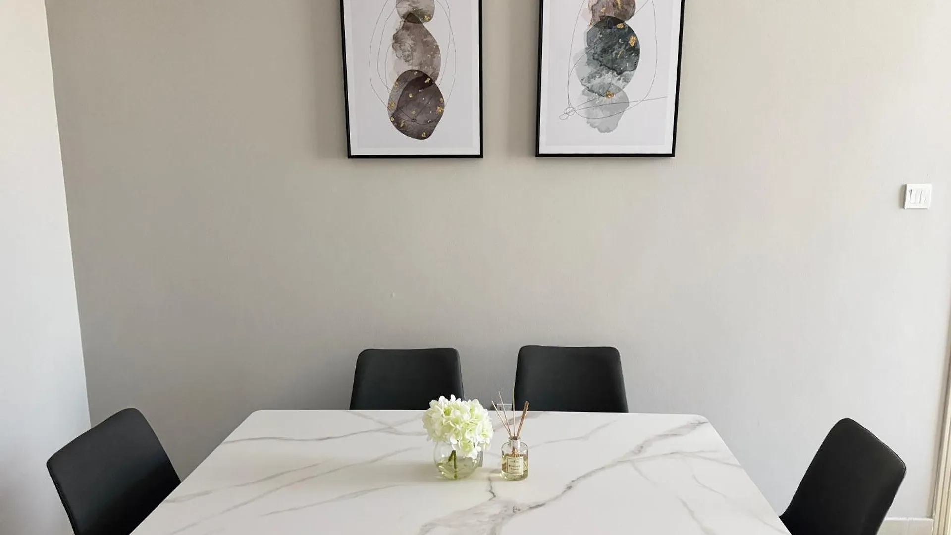 Cozy 1 Bedroom Apartment At Afnan 2 Dubai