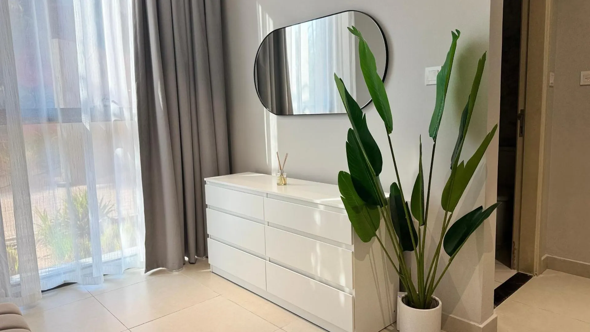 Cozy 1 Bedroom Apartment At Afnan 2 Dubai